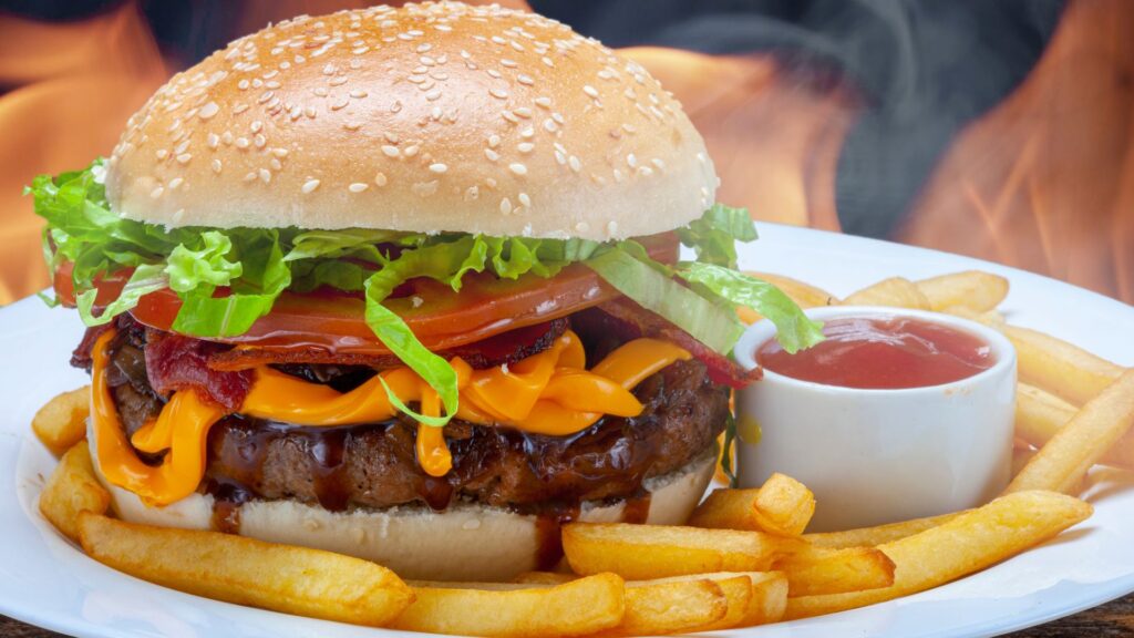 Hamburguesa recién hecha y jugosa en Bar Asturias Don Benito